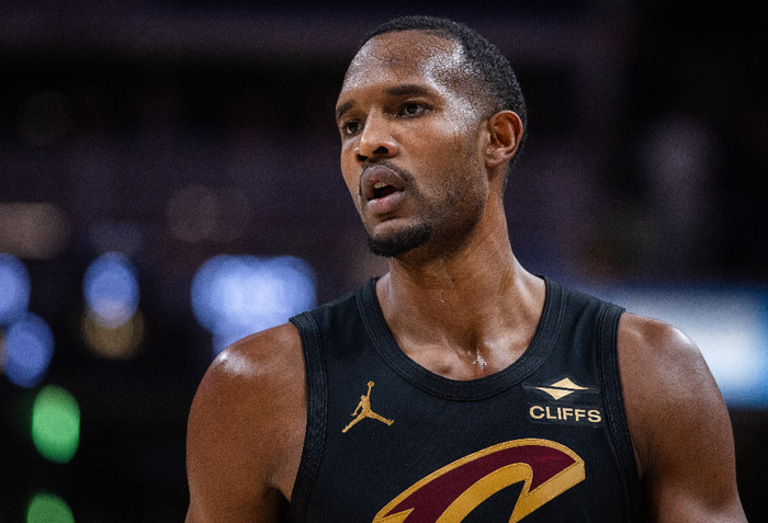 开云登录入口地址-骑士2将弊端尽显！莫布利拒投还影响空间，米切尔起伏太大了！|莫布利;贾斯廷-安德森|克利夫兰骑士队|多诺万-米切尔|埃文-莫布利|NBA常规赛_新浪体育_新浪新闻